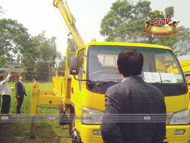 Our Aerail Platform Truck in Bangladesh-04